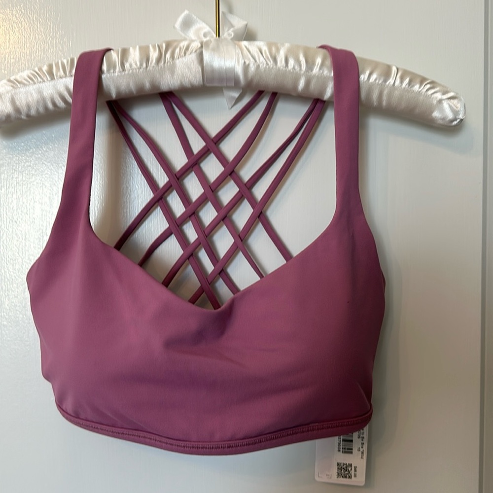 Beautiful Luluemon sports bra. NWT, size 10